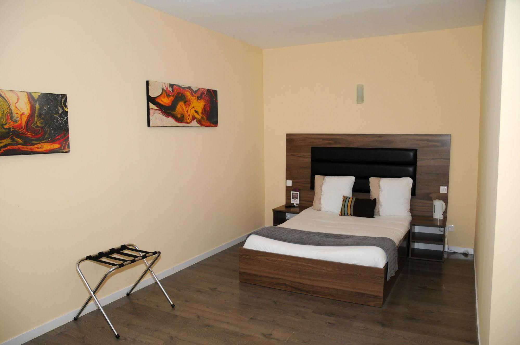 Hotel Morez Buitenkant foto