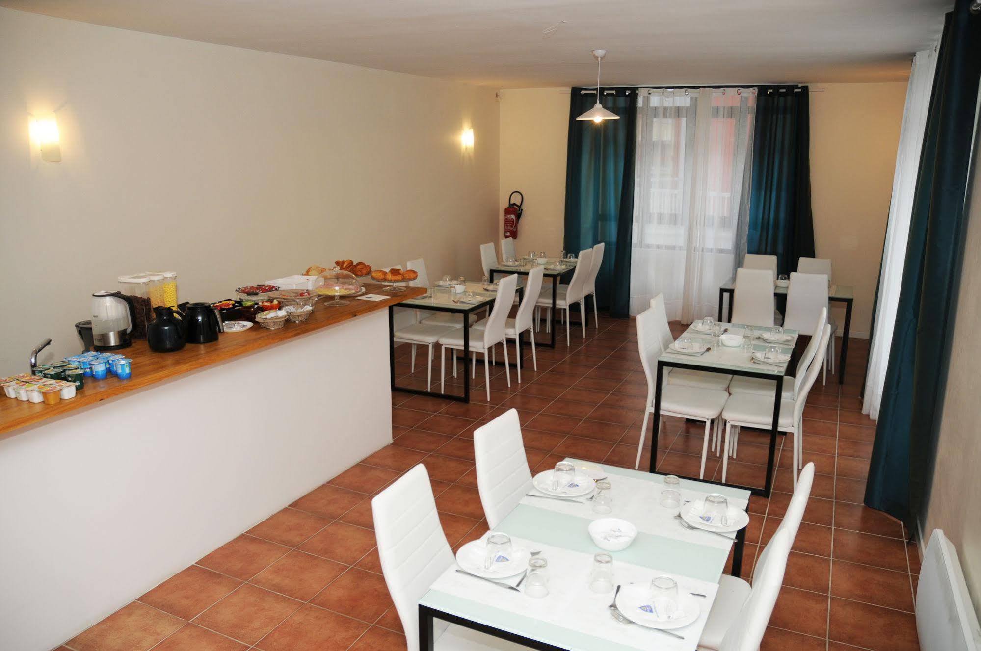 Hotel Morez Buitenkant foto